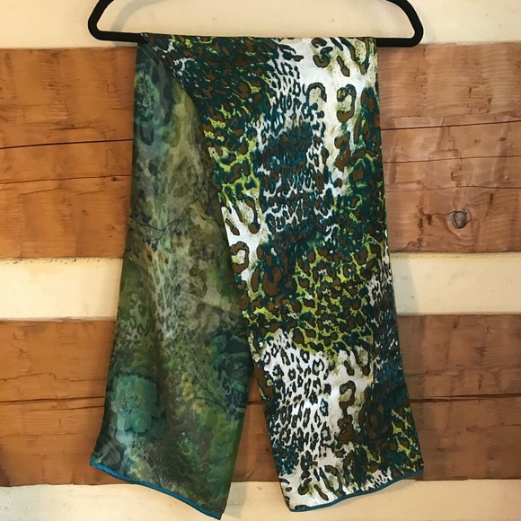 Animal print 100% silk scarf - Picture 2 of 3